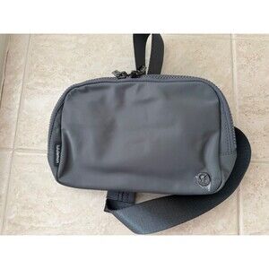 Lululemon Asphalt Gray 2L Everywhere Belt Bag - NWT